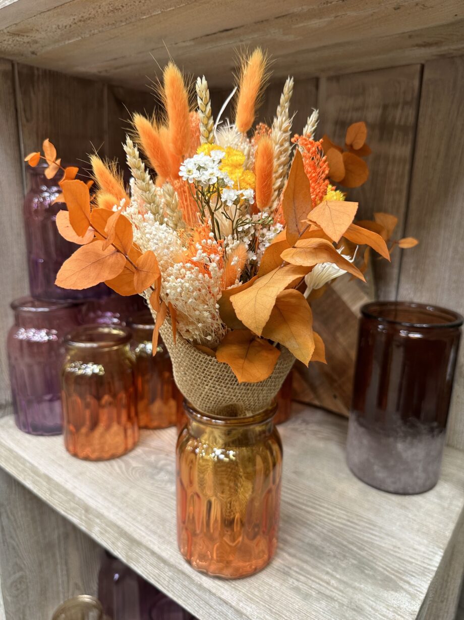 bouquet orange et son vase