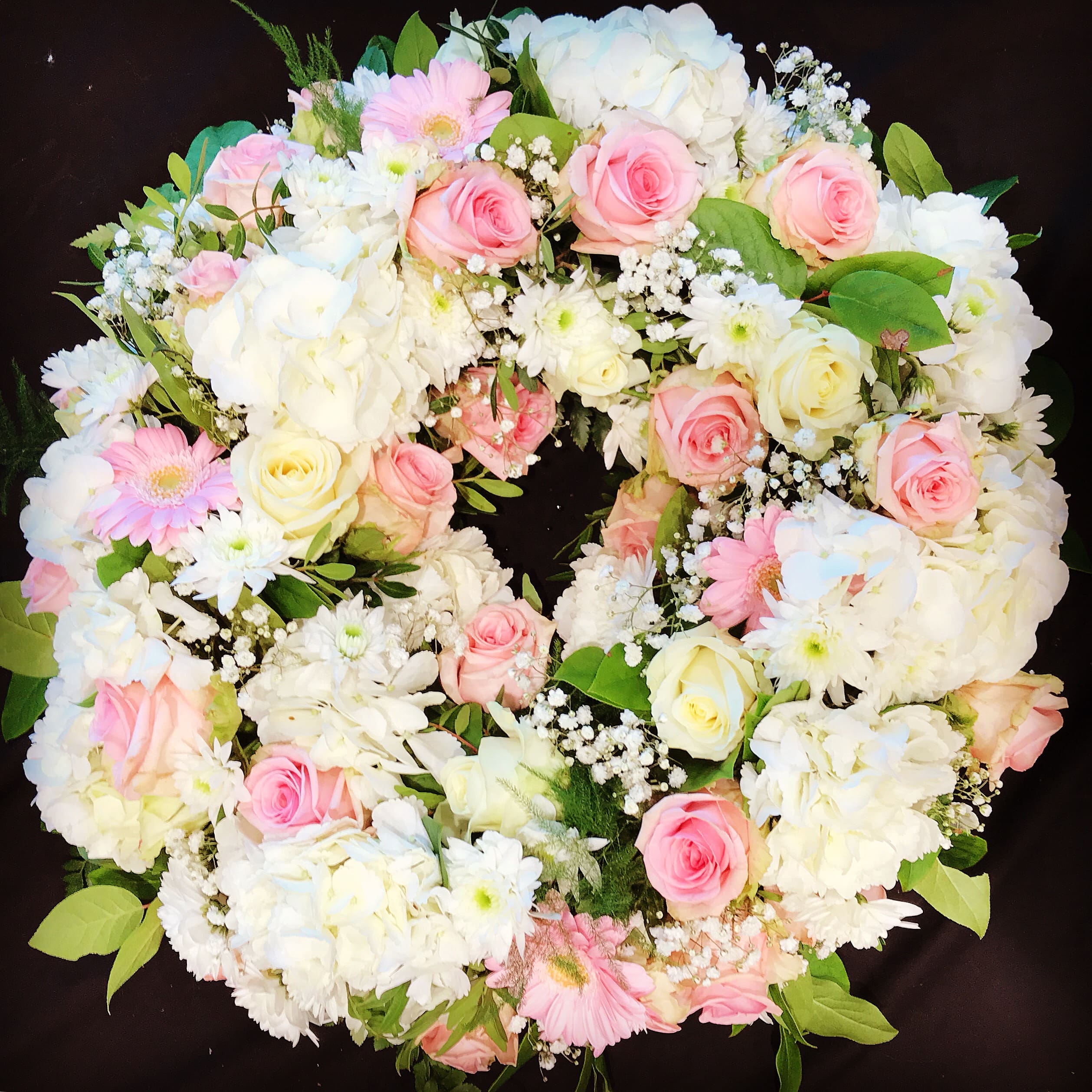 livraison de gerbe à craponne, livraiosn d'une couronne de fleurs à Craponne, livraison de fleurs à Vaugneray, livraison d'un bouquet de fleurs à grezieu la varenne